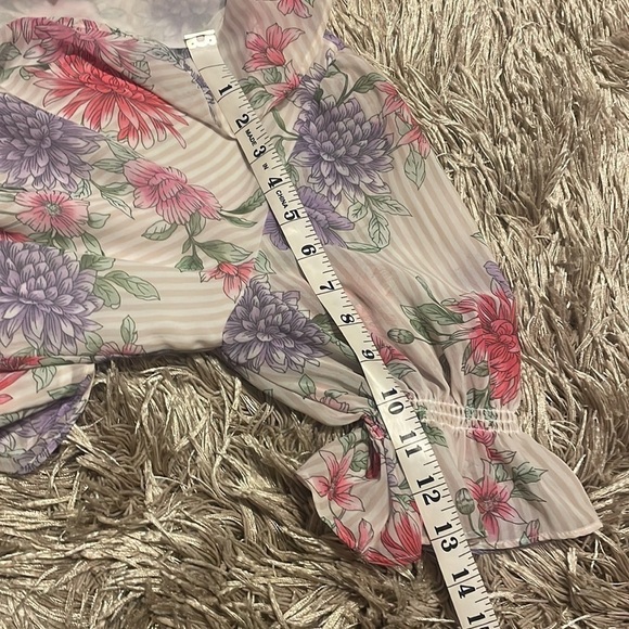 𝅺CALVIN‎ Klein Floral Blouse Medium - Picture 8 of 10
